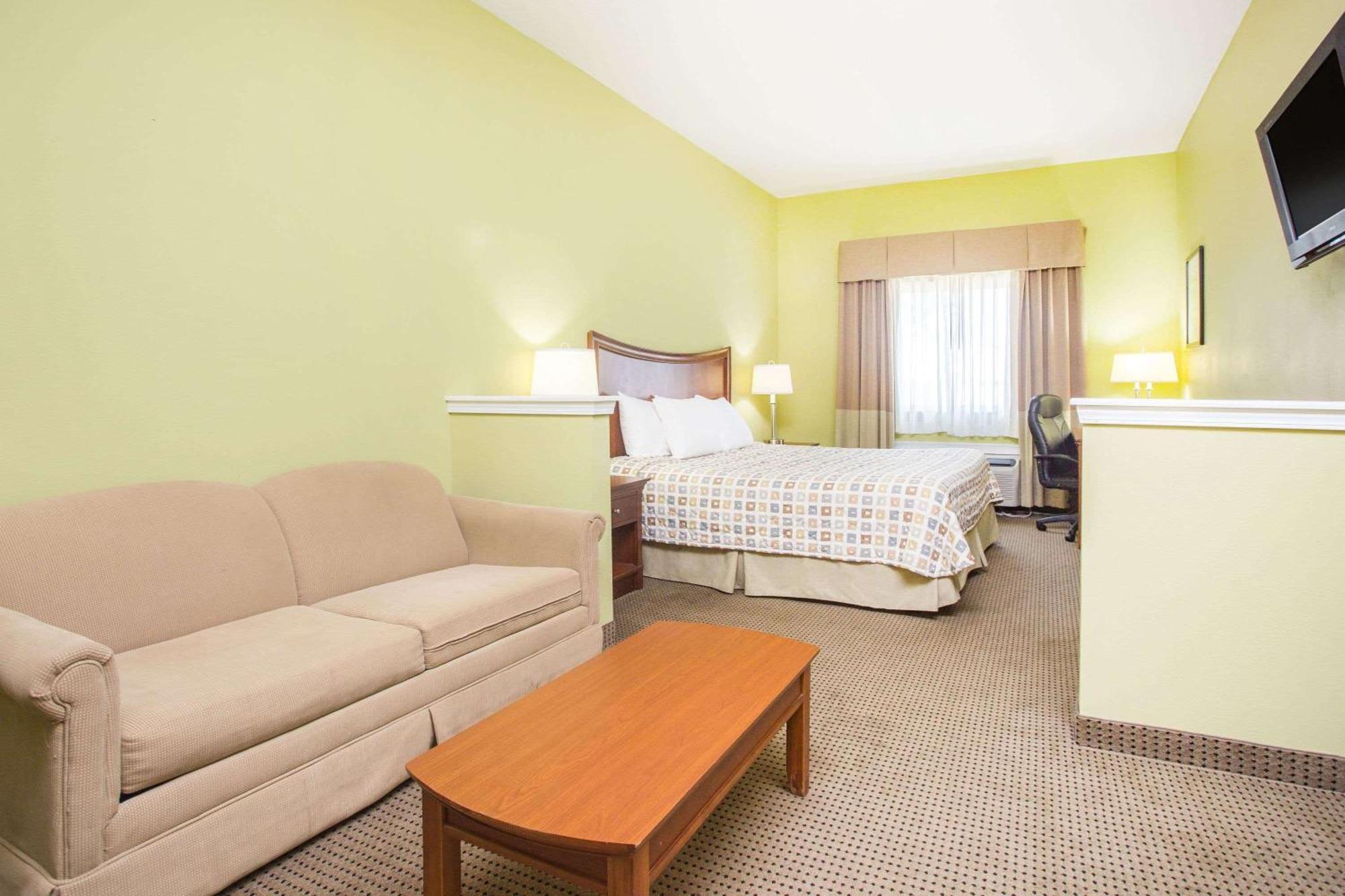 Days Inn & Suites By Wyndham Swainsboro Exteriér fotografie