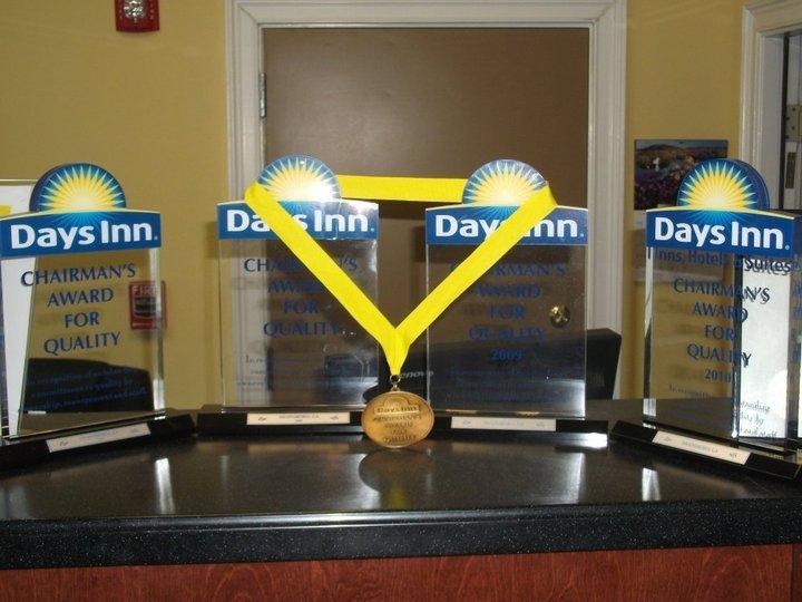 Days Inn & Suites By Wyndham Swainsboro Exteriér fotografie